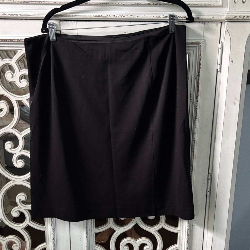 Elegant Black Women's Skirt